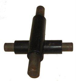 Шарнирный вал крепления редуктора двухроторной затирочной машины Masalta MT836 MT836116 - фото 13374