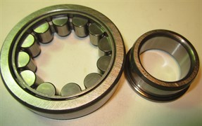 {{productViewItem.photos[photoViewList.activeNavIndex].Alt || productViewItem.photos[photoViewList.activeNavIndex].Description || 'Подшипник роликовый одновальцового катка Masalta MSR58'}}