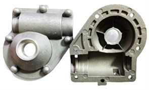 {{productViewItem.photos[photoViewList.activeNavIndex].Alt || productViewItem.photos[photoViewList.activeNavIndex].Description || 'Корпус редуктора (левая + правая) крышка снегоуборщика Sturm STG70111T'}}